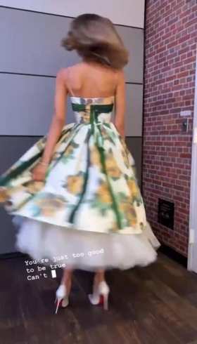 Zendaya twirls in skirt short MP4 video