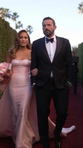 Ben Affleck and Jennifer Lopez on the Golden Globes red carpet short MP4 video