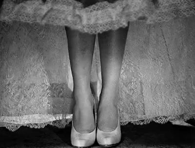 Audrey Hepburn on tiptoe, Roman Holiday