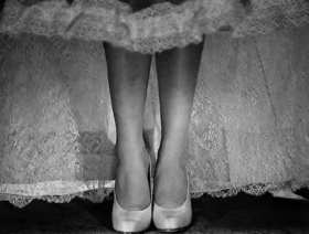 Audrey Hepburn on tiptoe, Roman Holiday short MP4 video