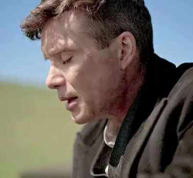 Cillian Murphy in "Peaky Blinders"​​​, drink short MP4 video