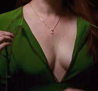 Amy Adams in the 2016 film "Nocturnal Animals", tying her clothes