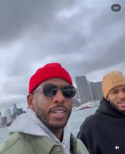 Chris_Paul_and_Moses_Moody_boarded_Klay_Thompson's_boat