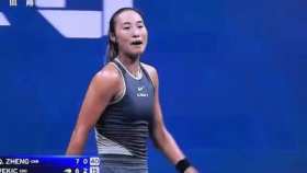 Zheng Qinwen Faces Racial Discrimination, Responds Angrily short MP4 video