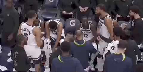 Rudy Gobert punches Kyle Anderson
