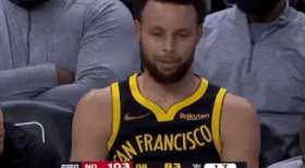 Stephen Curry shakes a wry smile short MP4 video
