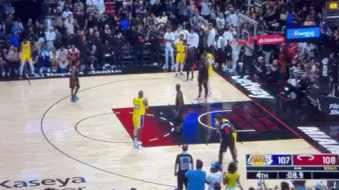 LeBron passes the ball again at a critical moment short MP4 video