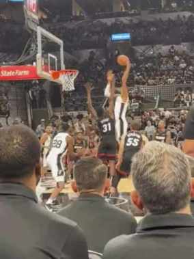 A slam dunk from Victor Wembanyama short MP4 video