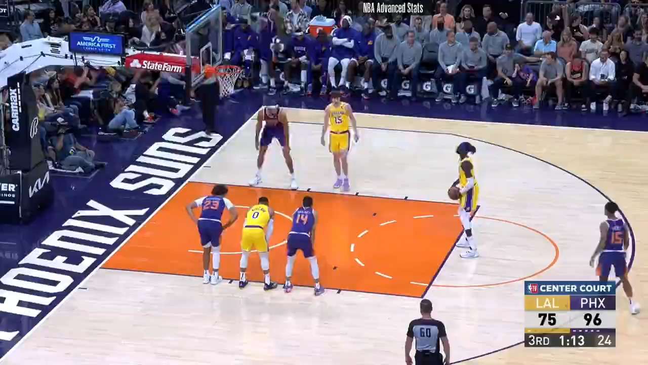 Carmelo Anthony scored for the last time in his career, an iconic pull-up jumper!