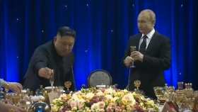 Putin and Kim Jong un toast short MP4 video