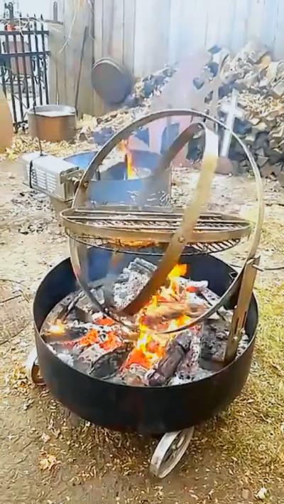 A gyroscopic grill. This is how engineers spend their weekends